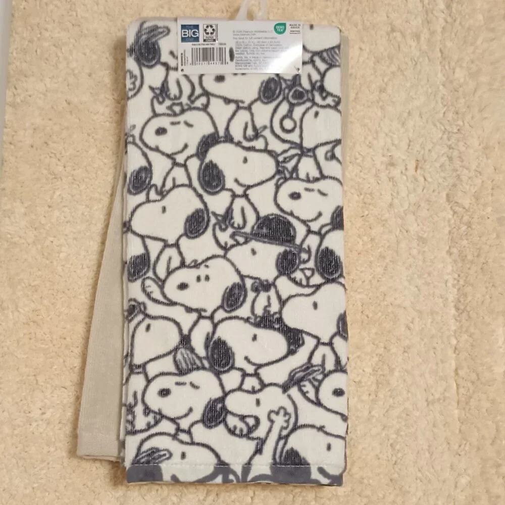 NWT ~ The Big One Peanuts 2-Pack Snoopy Hand Towel Set